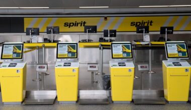 Spirit Airlines shutdown strands South Florida travelers, leaves workers jobless at Fort Lauderdale-Hollywood airport
