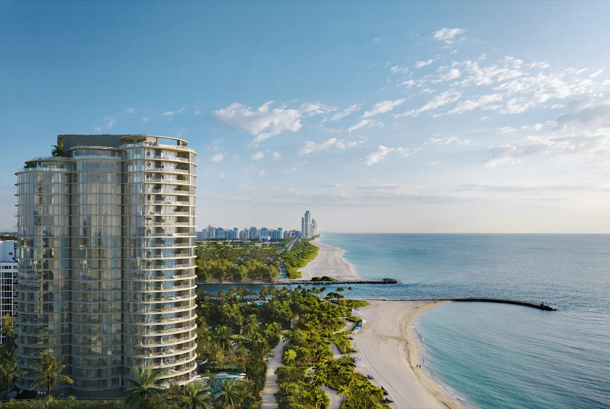 Splashy Miami penthouse lands contract for $68.3M