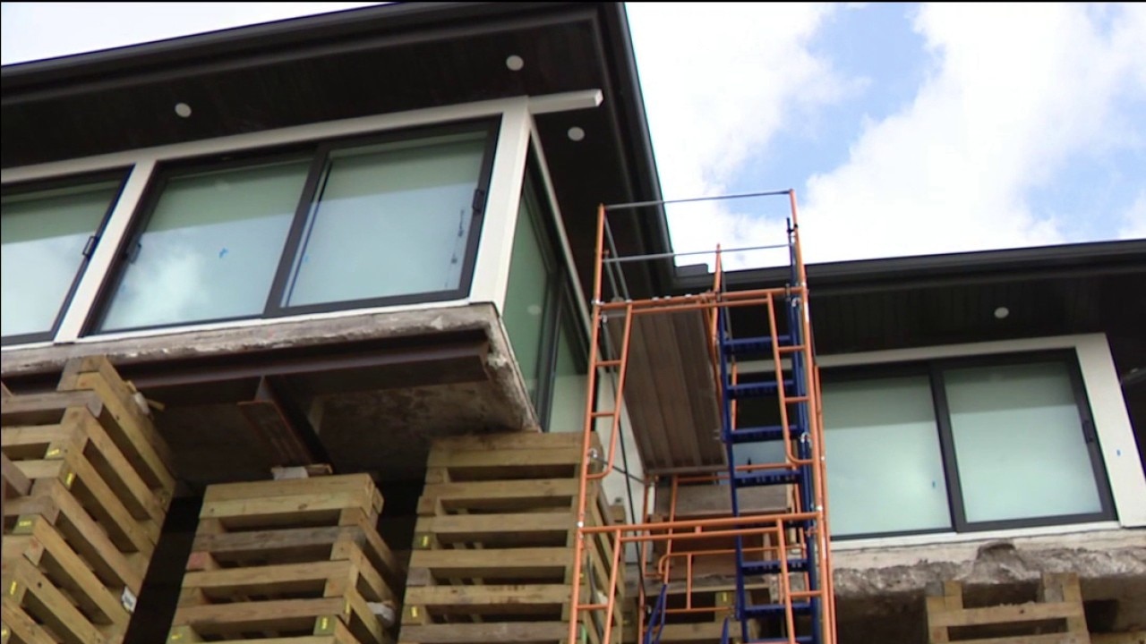Homeowners raise home 25 feet after hurricanes 