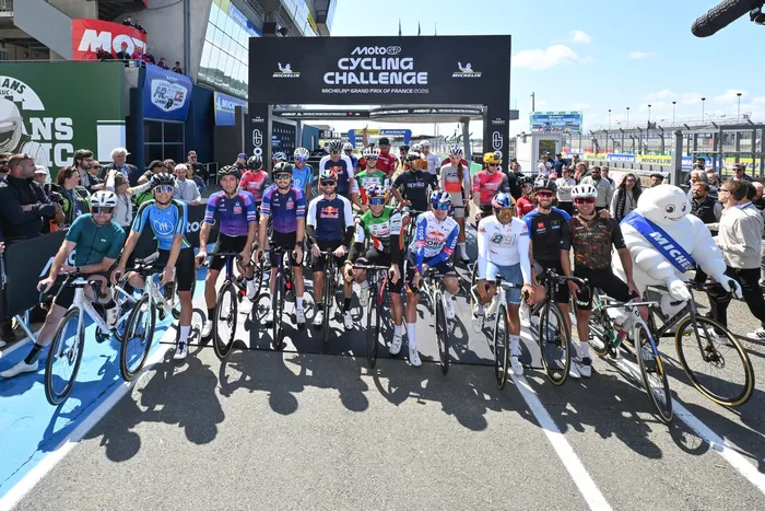 Cycling Challenge group photo