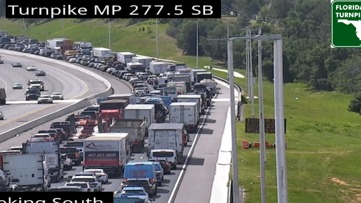 Crash shuts down Florida's Turnpike southbound in Clermont