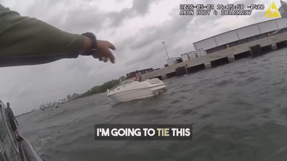 Hillsborough County marine units rescue stranded boat with adult and 2 kids