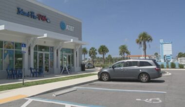 St. Johns County restaurant owner says lack of development at Beachwalk is hurting business