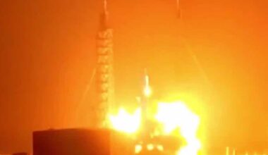 What is New Glenn, the Blue Origin rocket that exploded in Florida?