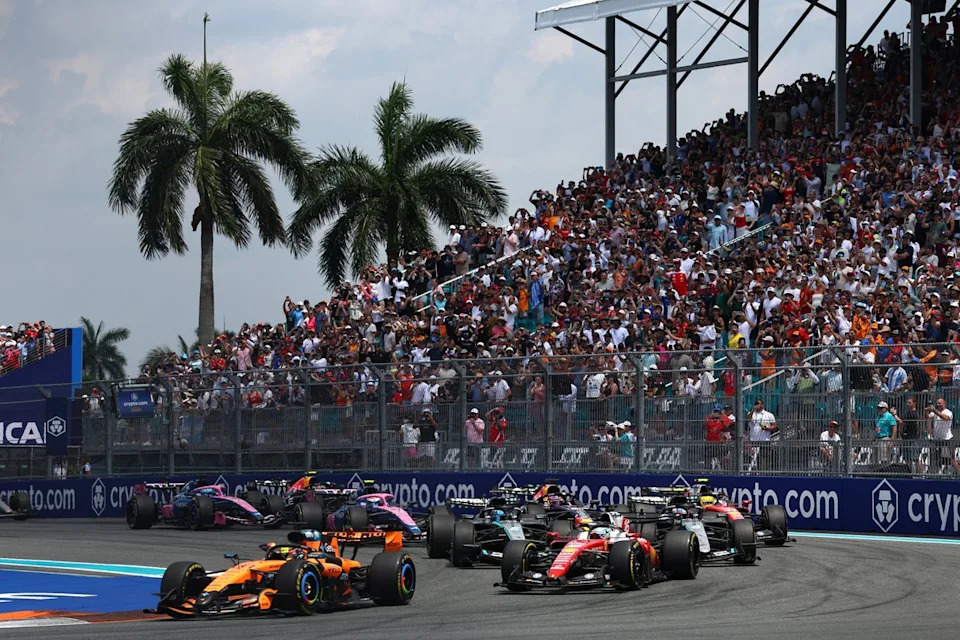 Charles Leclerc, Ferrari, Oscar Piastri, McLaren, George Russell, Mercedes
