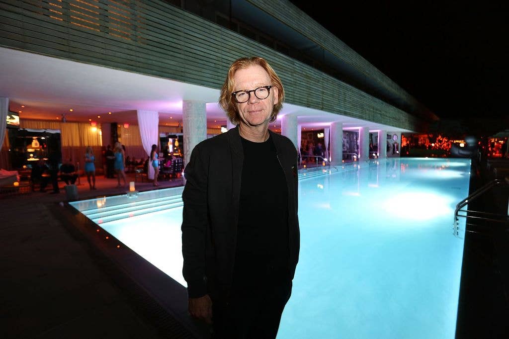 david caruso standing by pool 