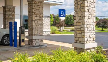 $15B Michigan credit union expands in region with Hillsborough branch