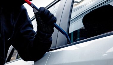 Pembroke Park Police seek suspects in string of car burglaries
