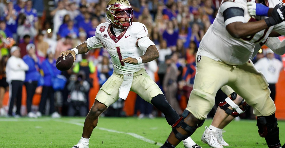 Former college quarterback tries out for Miami Dolphins at wide receiver