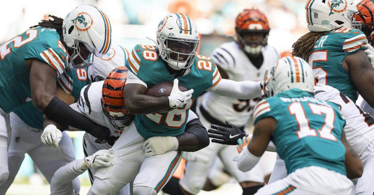 BREAKING: De’Von Achane signs huge contract extension with Miami Dolphins