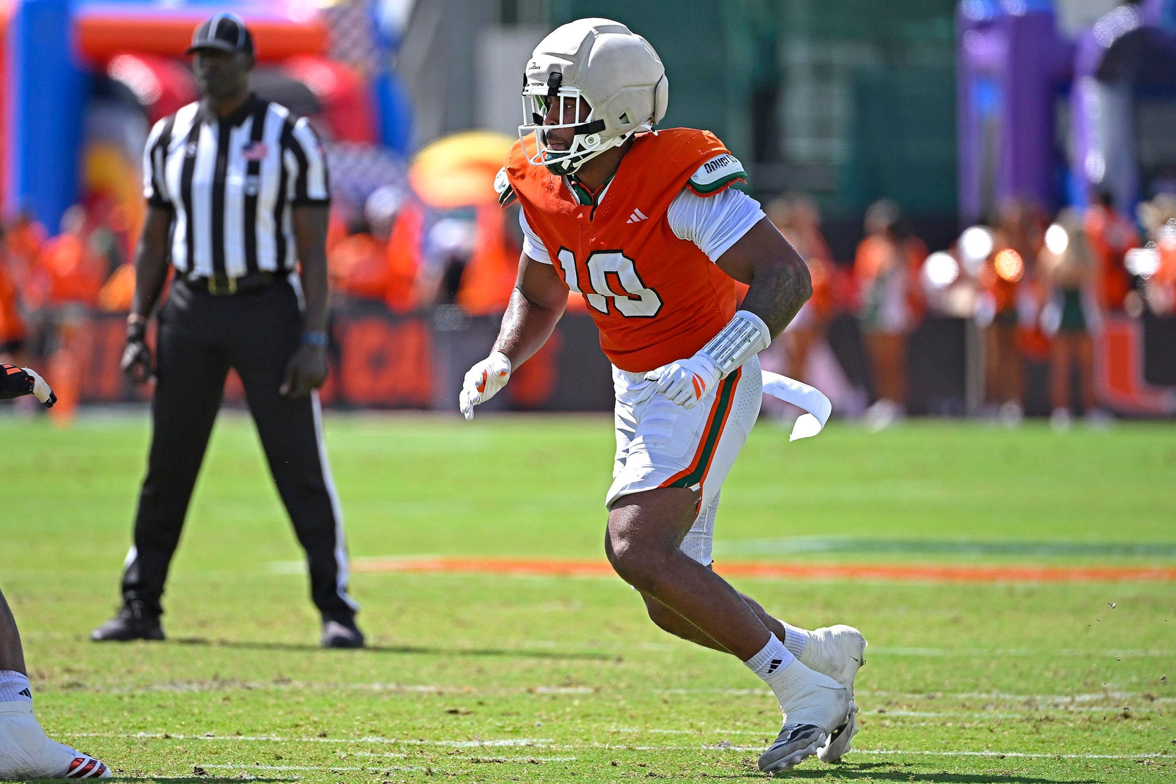 CORAL GABLES, FL - APRIL 18: Miami defensive lineman Damon Wilson II (10) pursues the ball carrier as the Miami Hurricanes played their spring game on April 18, 2026, at Cobb Stadium in Coral Gables, Florida. (Photo by Samuel Lewis/Icon Sportswire via Getty Images)
