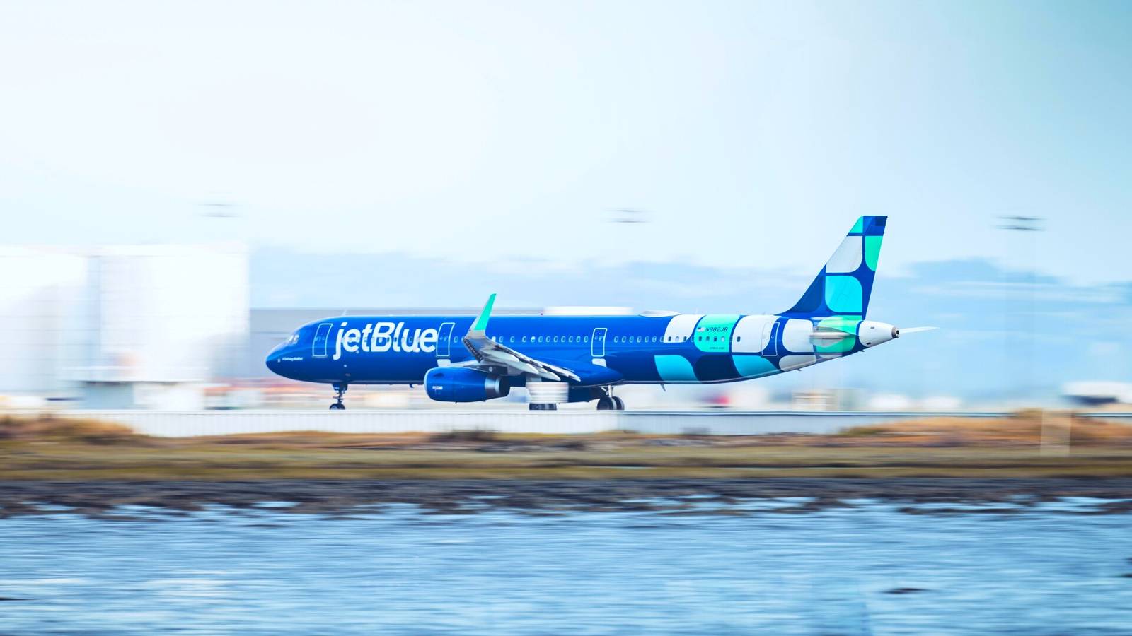 JetBlue Abruptly Cuts 10 Routes: See All Flight Changes Now