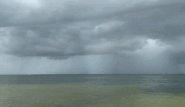 Shelf Cloud Looms Over Tampa Bay Skies