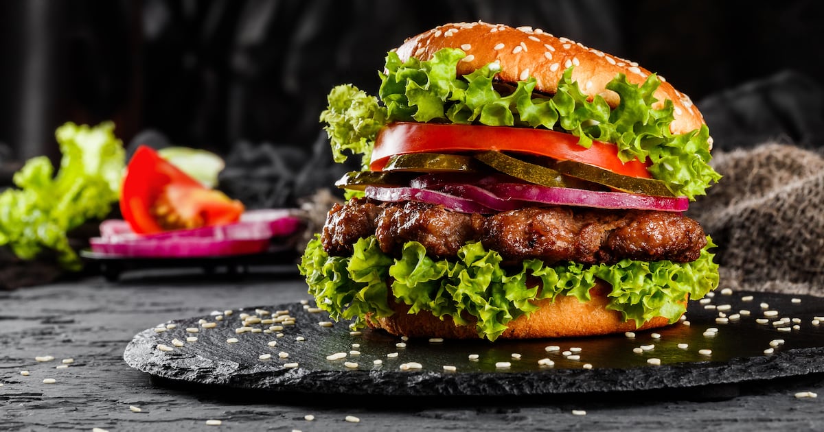 Happy National Hamburger Day! Here are the top 5 best burgers in Orlando for you to celebrate with – WDBO