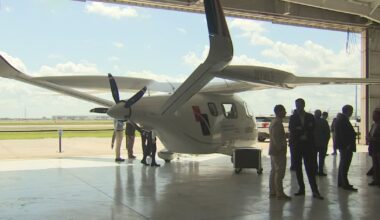Electric aircraft takes off at Orlando International Airport