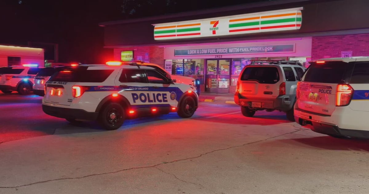 Robbery at Orlando 7-Eleven under investigation
