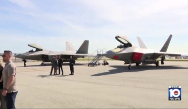F-22 Raptor steals the show at Fort Lauderdale Beach Air Dot Show