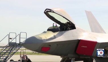 Pilots practice stunts ahead of Air Dot Show Fort Lauderdale