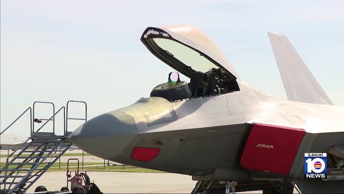 Pilots practice stunts ahead of Air Dot Show Fort Lauderdale