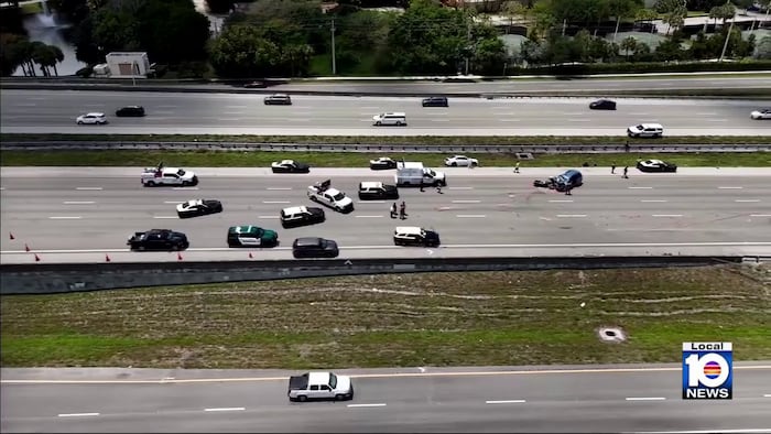 Several victims hospitalized, 1 dead following crash on I-75