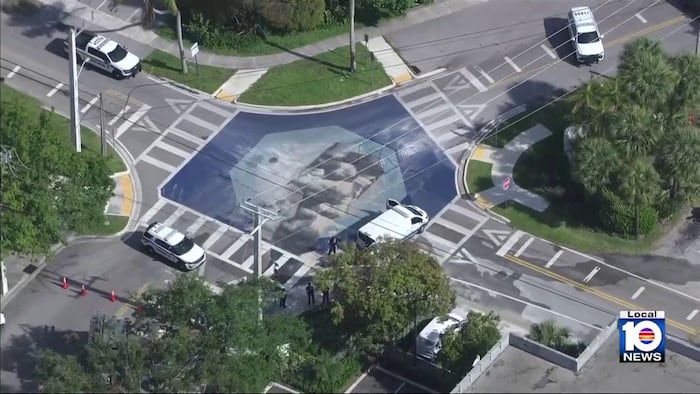 Rotura de tubería de agua cierra importante intersección en Fort Lauderdale
