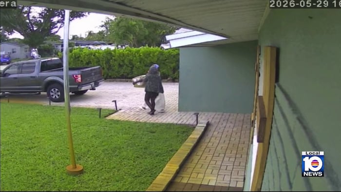 Fort Lauderdale designer says thieves stole thousands in merchandise