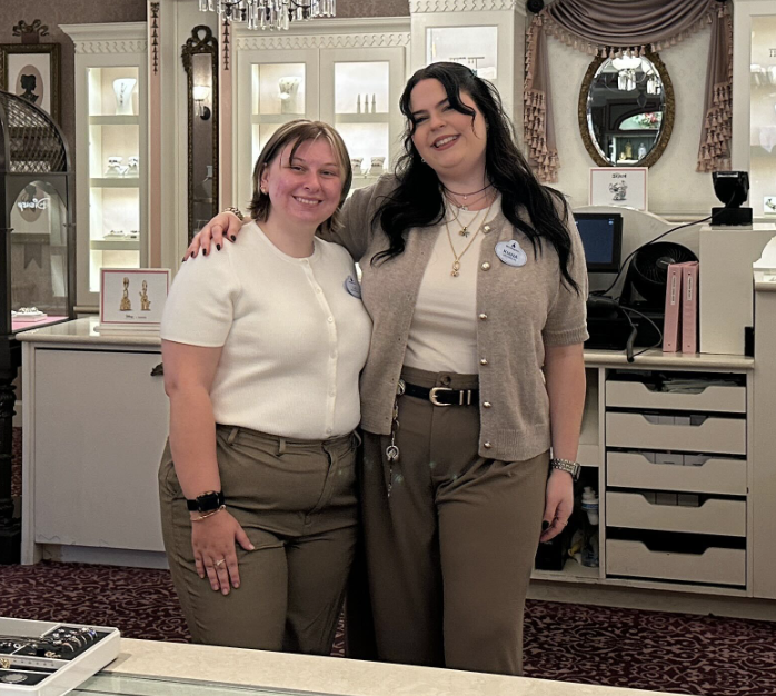 Pandora Cast Members working at the Uptown Jewelers location on Main Street, U.S.A. in Magic Kingdom are now sporting a new look.