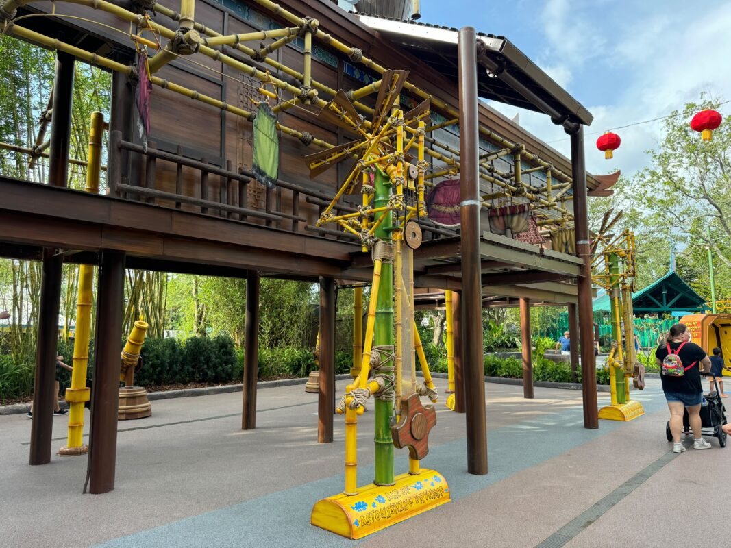Earlier this spring, in March, we noticed that the giant water bucket had returned to Kung Fu Training Camp after almost a year of being inoperable. Within a year of opening, Kung Fu Training Camp saw several changes and inoperable effects.