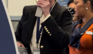 JetBlue CEO Plays Seat Bingo On Fort Lauderdale Flight — Middle Seats Win Free Tickets