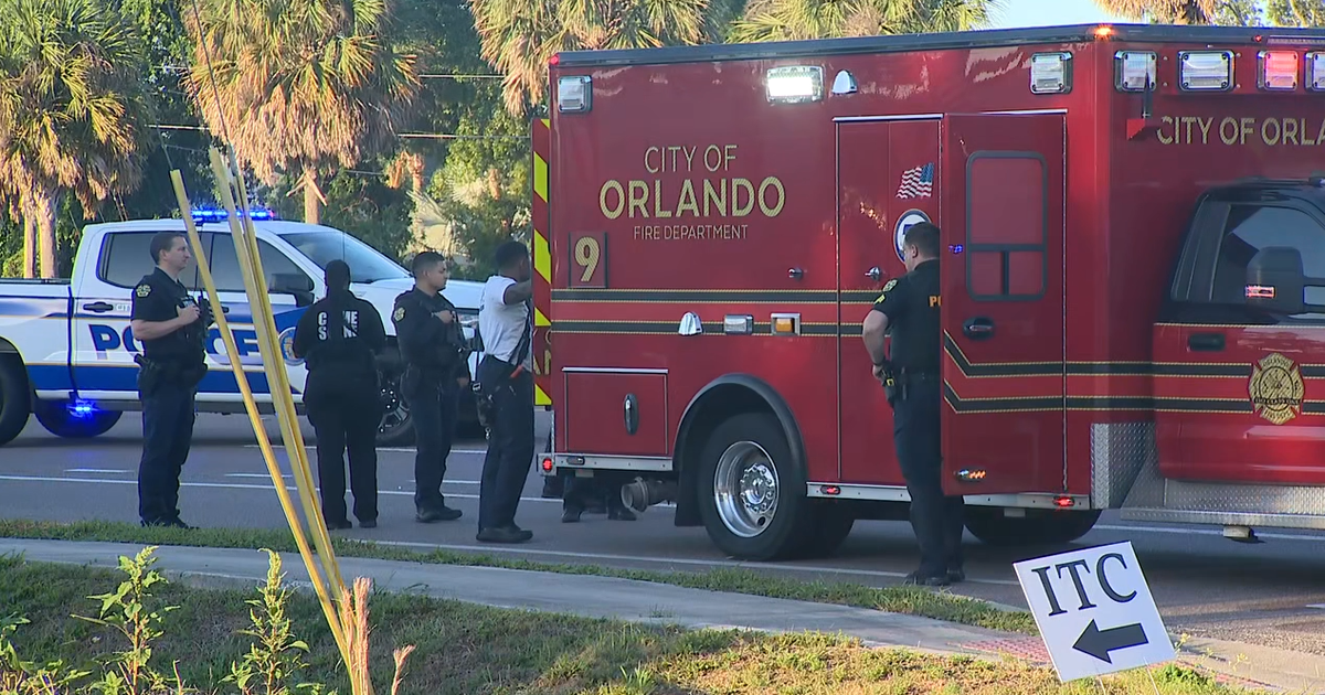 John Young Parkway closed due to deadly crash, Orlando police says