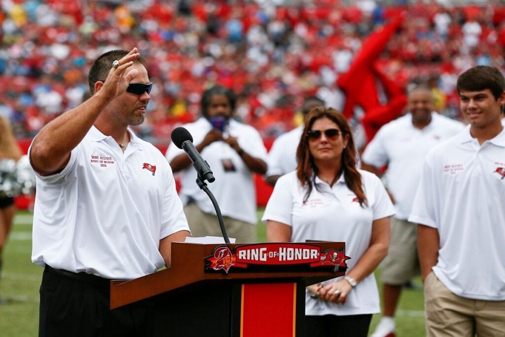 What Did Bucs Legends Think Of Mike Evans' Decision To Leave Tampa Bay? 5 Bucs Legend Mike Alstott