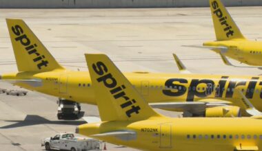 South Florida travelers caught by surprise by Spirit Airlines impending shutdown