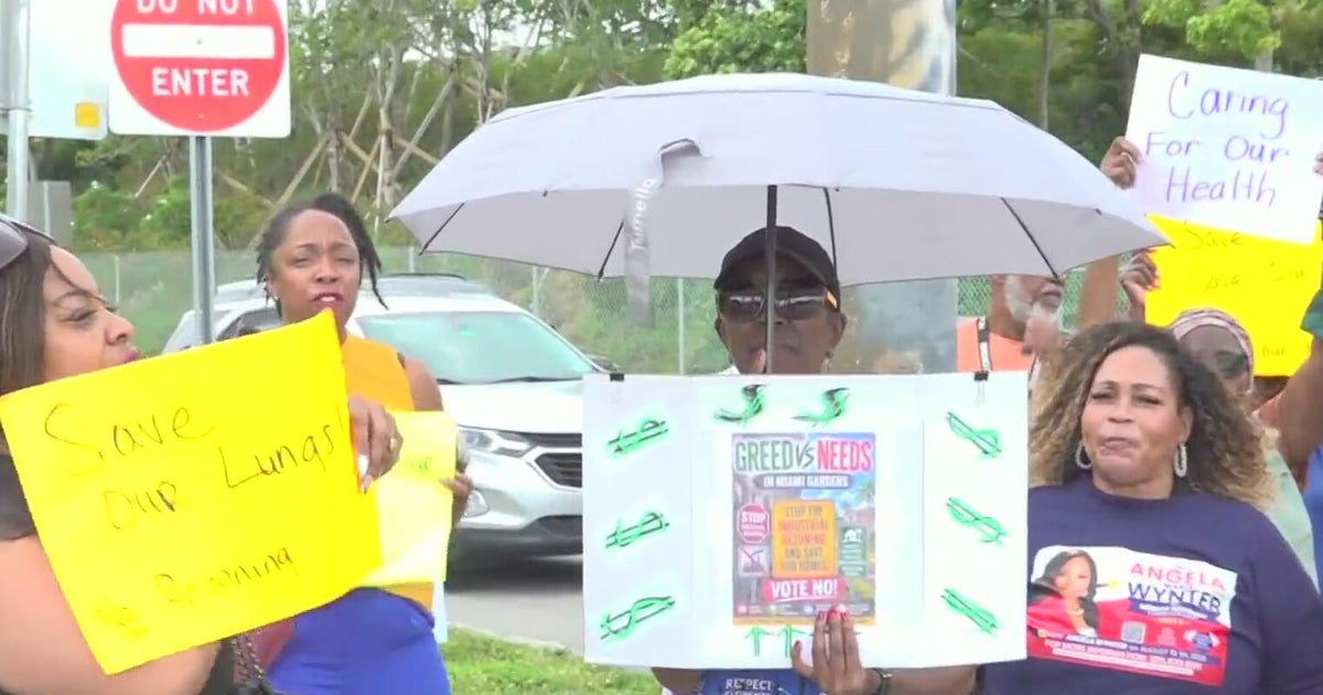 Miami Gardens residents protest proposed rezoning for El Dorado Furniture expansion