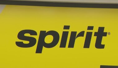 South Florida airport passengers looking for other ways home as Spirit Airlines shuts down after 34 years