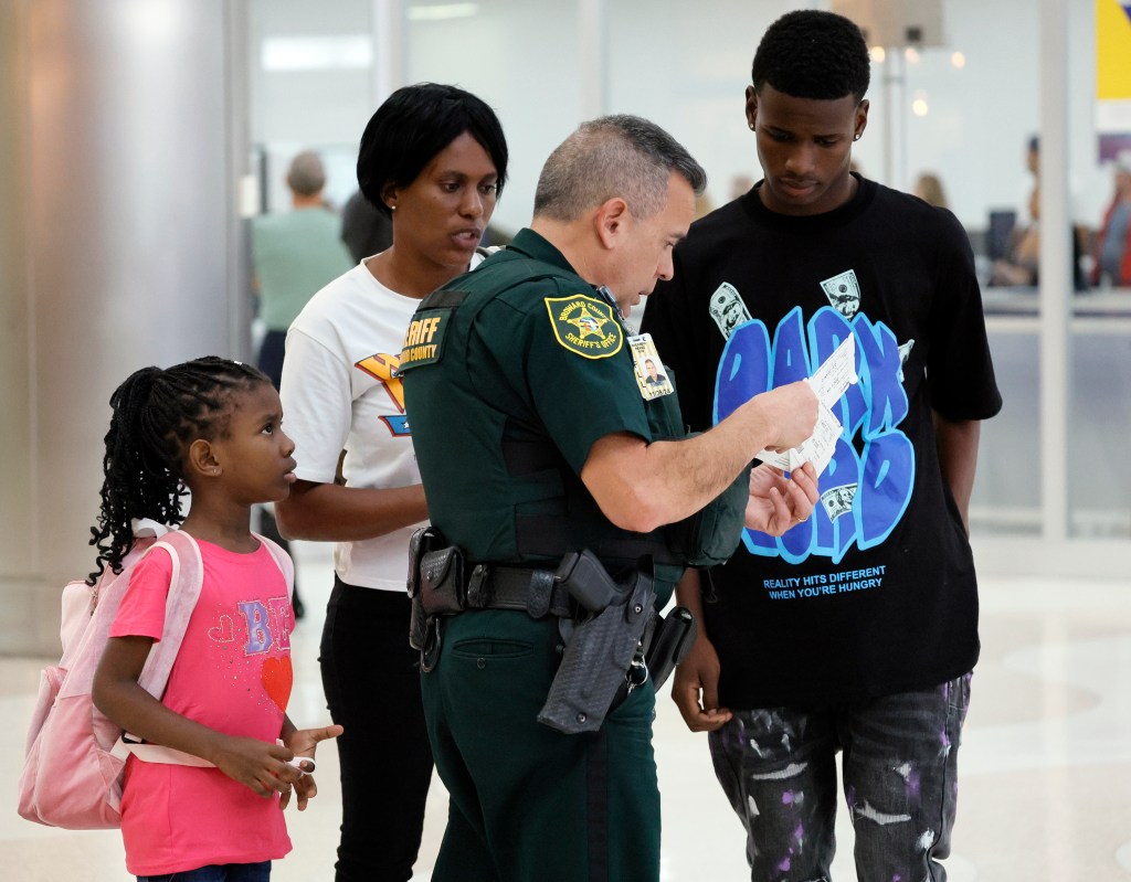 Broward County weighs replacing Sheriff's Office at airport