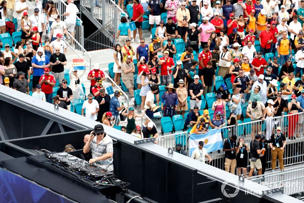 Tiesto performs on the grid 