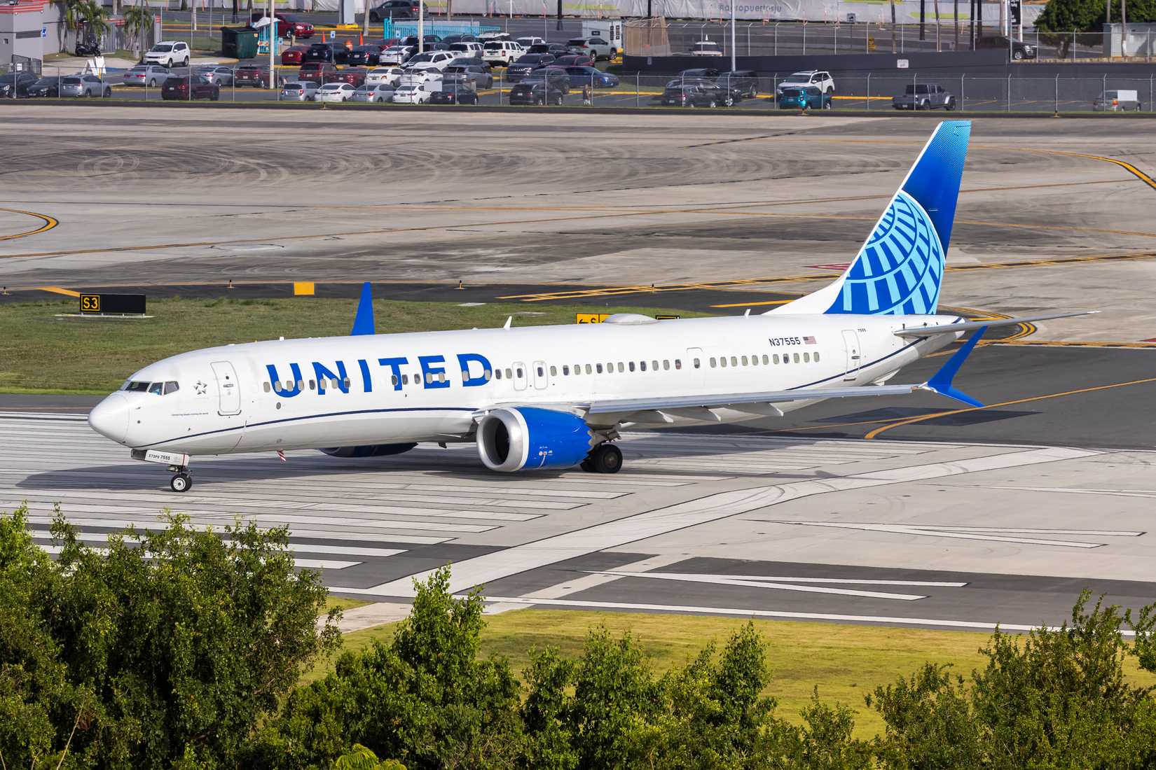 United Airlines Boeing 737 MAX 9 airplane at San Juan airport in Puerto Rico