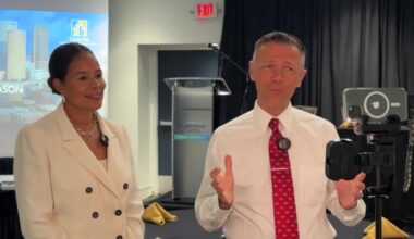 Tampa hurricane preparedness event emceed by Tampa Bay 28 meteorologist Greg Dee