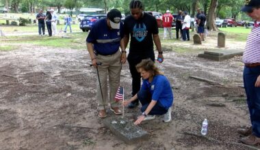 Leon County community honors fallen veterans with flag-laying ceremony Monday