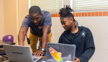 Fort Myers Young Parents program helps teens raising children stay in school | WGCU News
