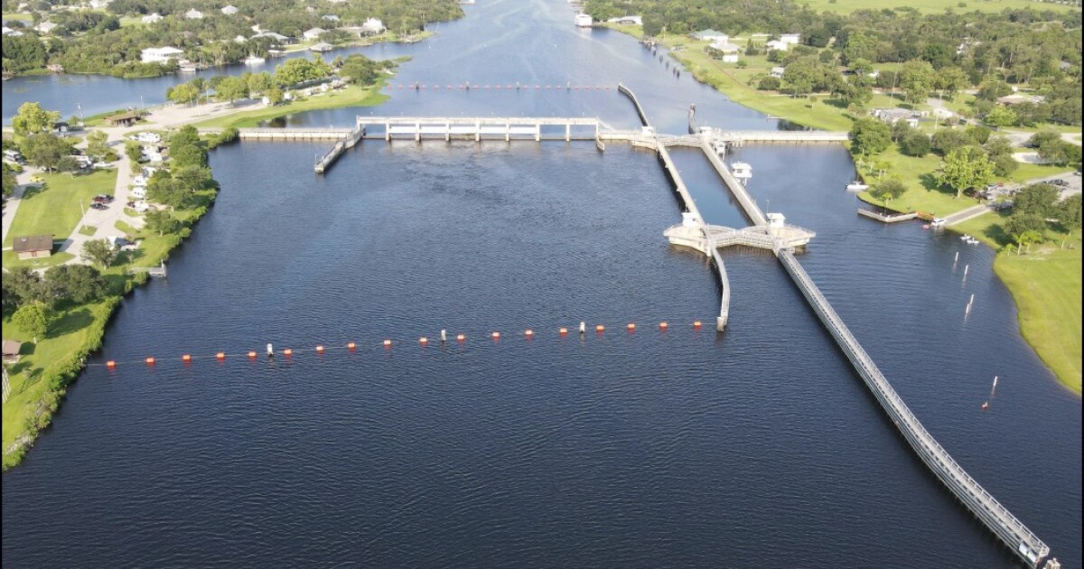 U.S. Army Corps opens spillways along Caloosahatchee River -- boaters take heed | WGCU News