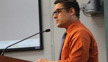 Leon teachers' union head decries school board member's support of new state laws