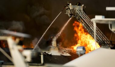 Firefighters battle blaze at University of South Florida laboratory