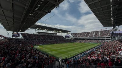 Toronto FC draw historic crowd for Lionel Messi & Miami visit