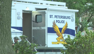 Man barricaded in apartment after making threats to St. Pete Police: SPPD
