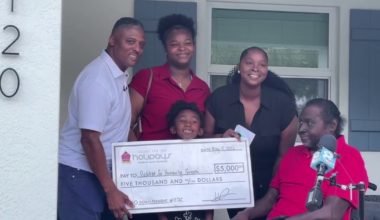 Tampa Bay Buccaneers legend Warrick Dunn gives back to Sarasota family in his mother's honor