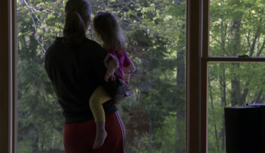 Calls to mental health hotline increasing on Mother's Day, Crisis Center says