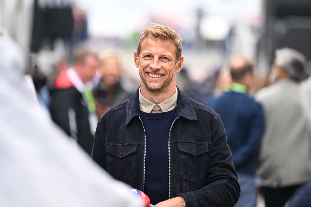 Jenson Button calls out Kimi Antonelli's "silly mistake" after track limits penalty in Miami