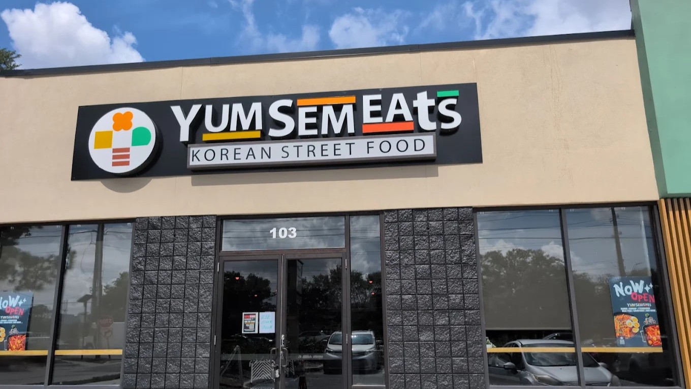 Front of Yumsem Eats in Tampa