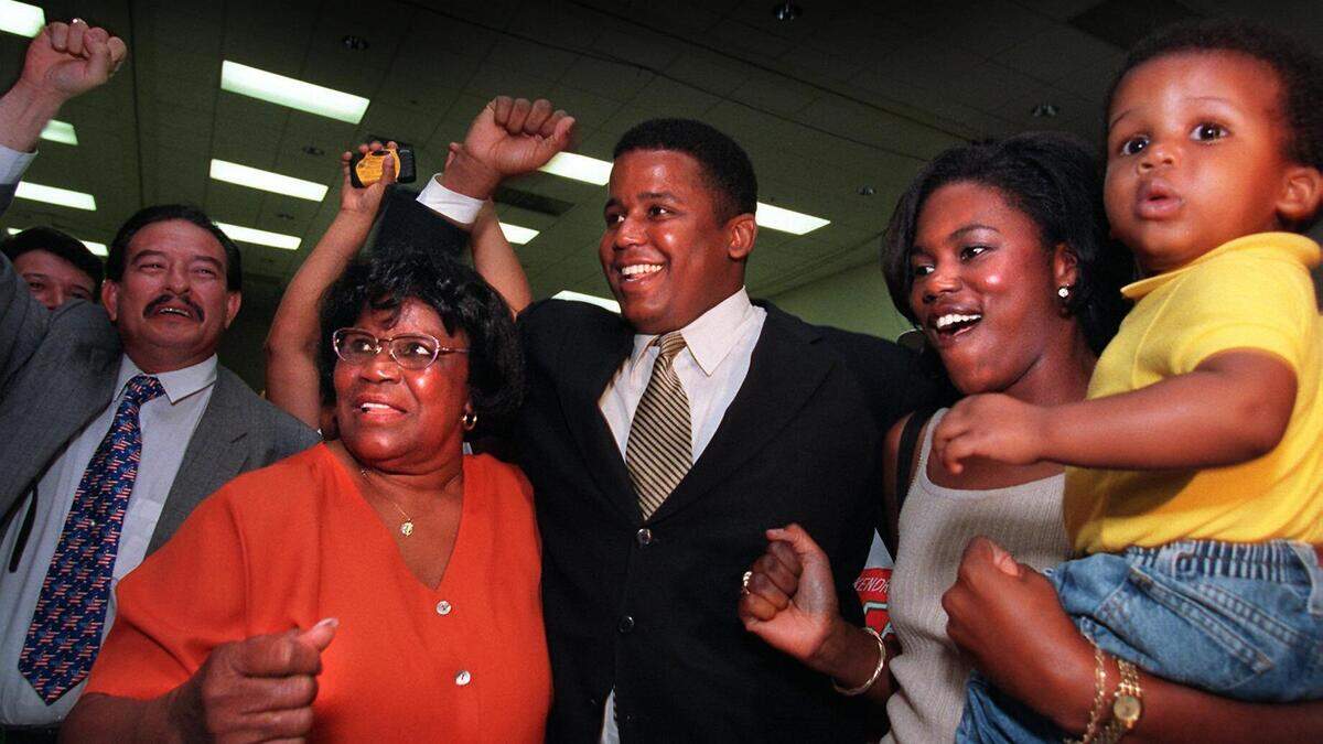 Kendrick Meek Jr. files to run in Florida’s 24th District